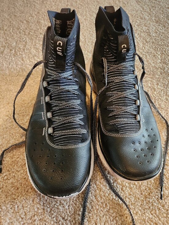 Athletic_Shoes